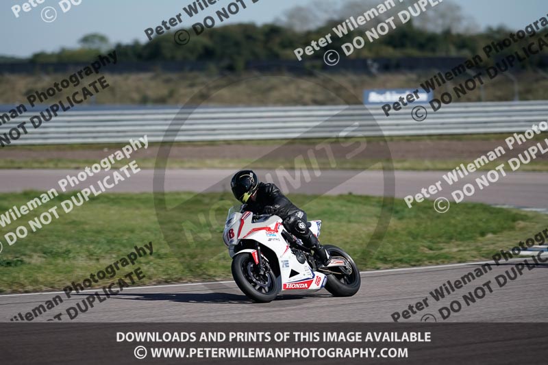Rockingham no limits trackday;enduro digital images;event digital images;eventdigitalimages;no limits trackdays;peter wileman photography;racing digital images;rockingham raceway northamptonshire;rockingham trackday photographs;trackday digital images;trackday photos
